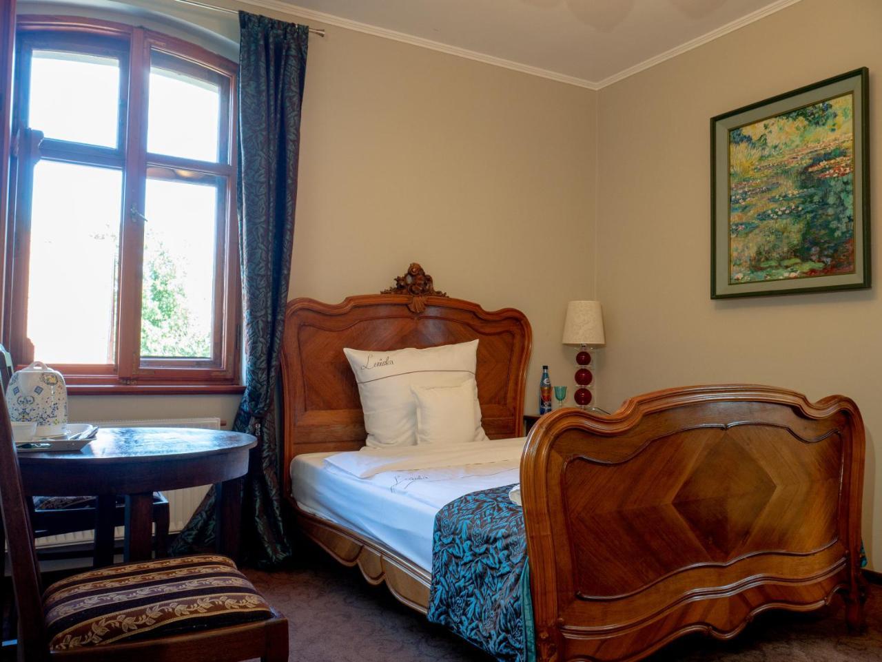 Leniwka Hotel Свебодзин Екстериор снимка